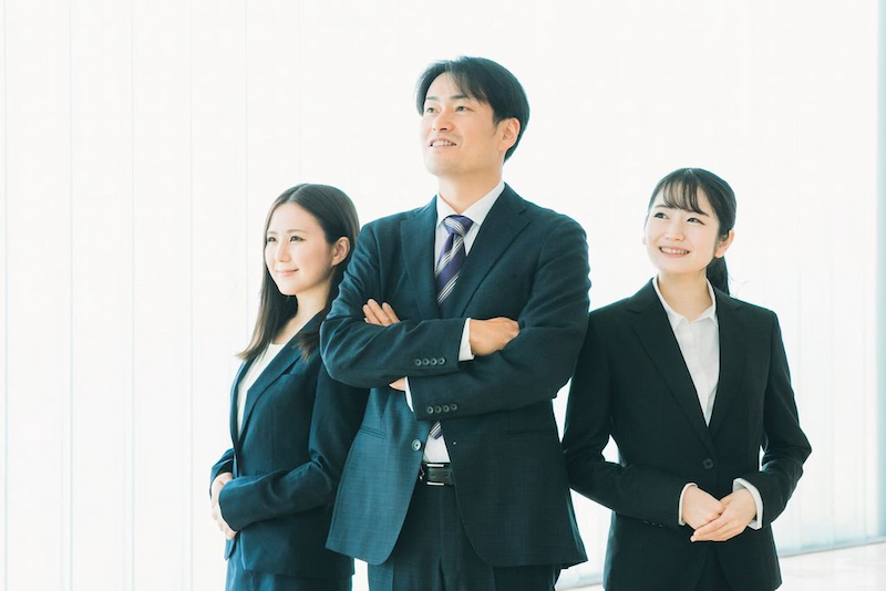 まとめ:営業職に役立つ資格を取得して自身の市場価値を高めよう