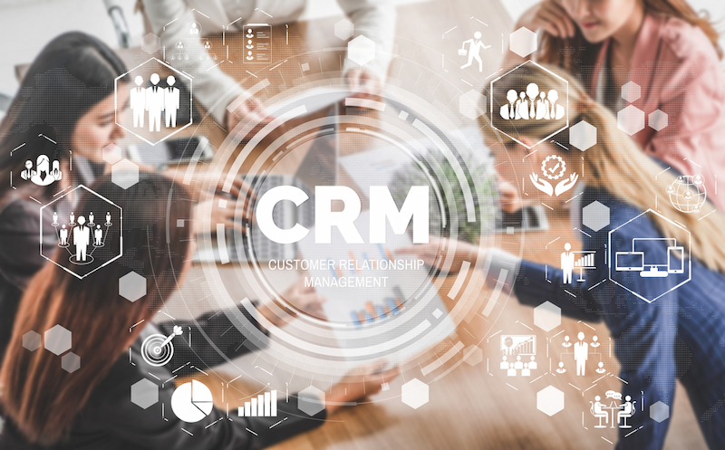 中小企業向けCRMおすすめ13選！業績アップにつながる選び方やメリットを紹介-アイキャッチ