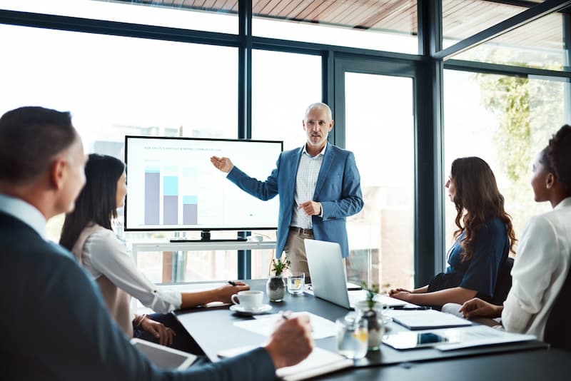 営業戦略を立案する手順6ステップ
